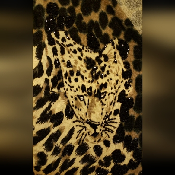 *Animal Print Top - Picture 3 of 4